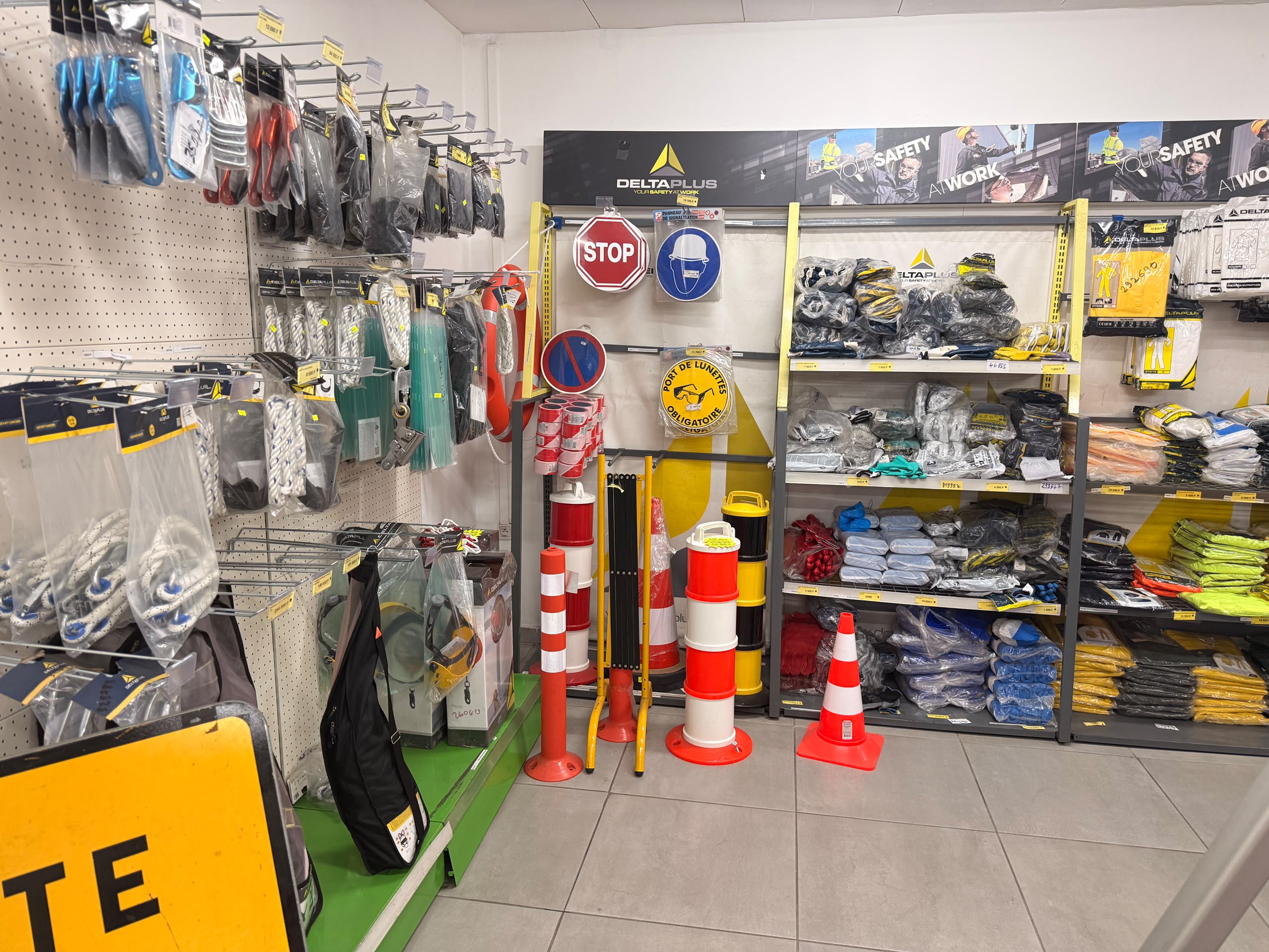 Deck store & safety